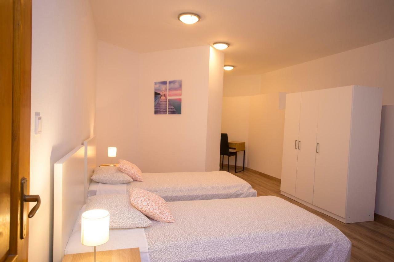 Apartman Girasol Pula Exterior foto