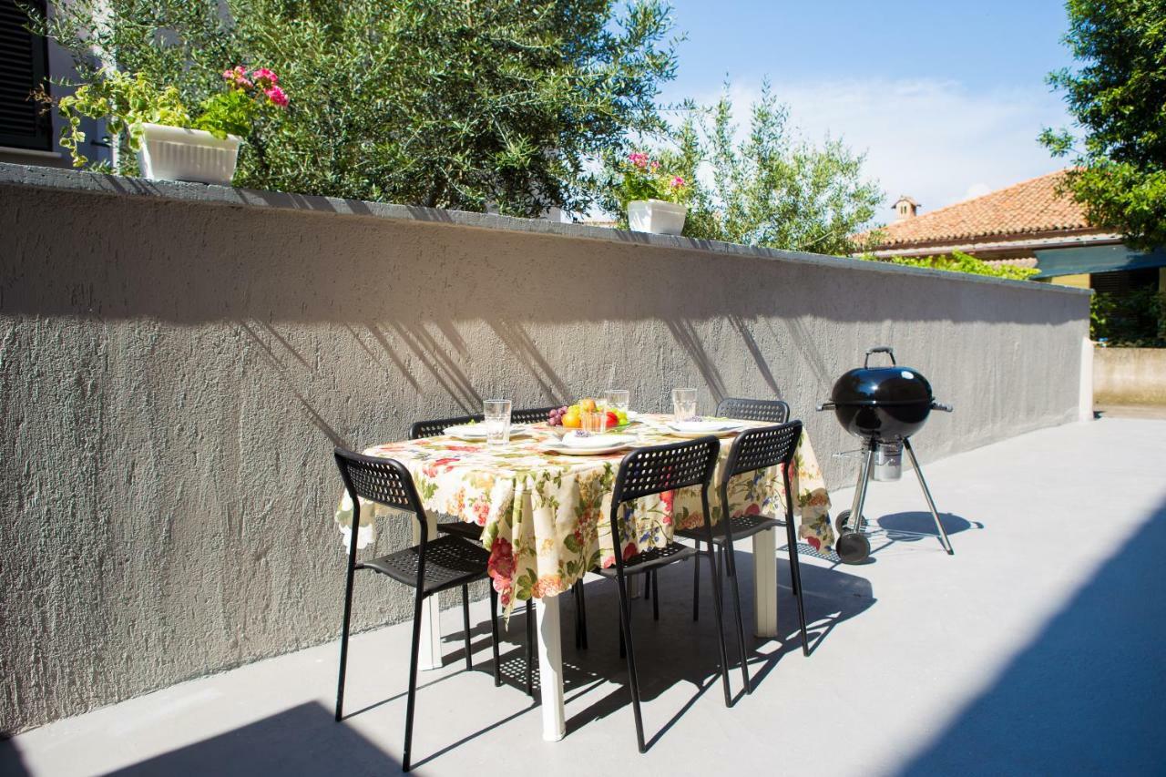 Apartman Girasol Pula Exterior foto