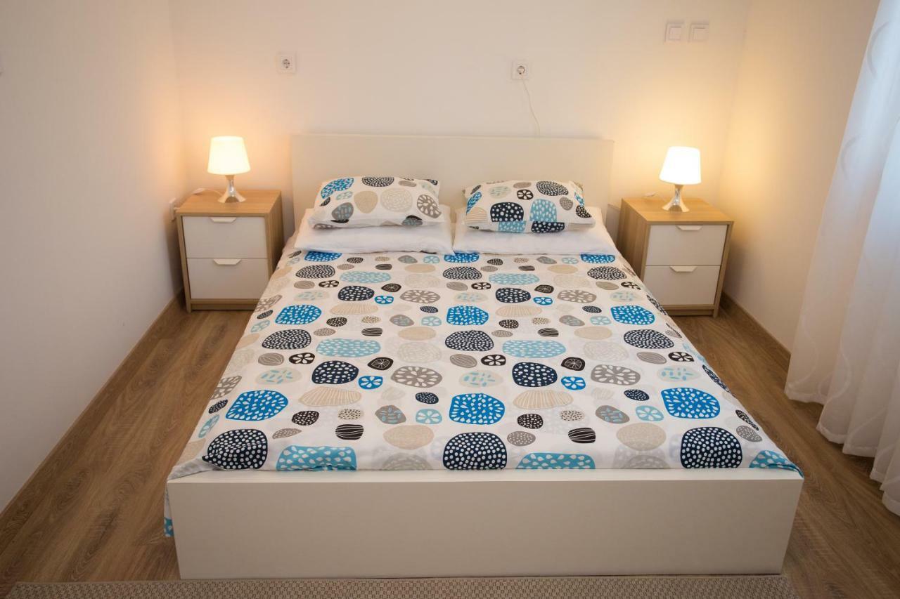 Apartman Girasol Pula Exterior foto